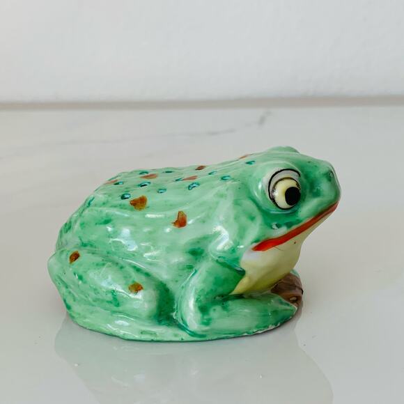 Japanese Export Pottery Frog Hat Pin Holder Tooth Pick Pomander Porcelain